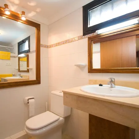 4 Bedroom Saturn With Private Heated Pool *