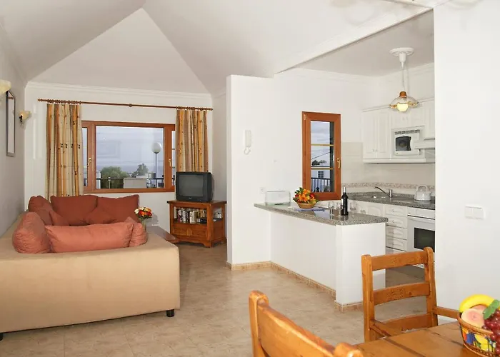 4 Bedroom Saturn With Private Heated Pool