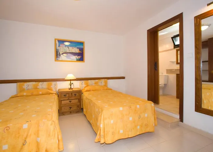 4 Bedroom Saturn With Private Heated Pool * Puerto del Carmen (Lanzarote)