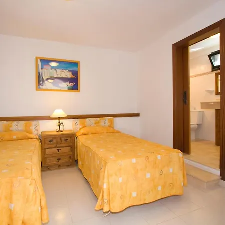4 Bedroom Saturn With Private Heated Pool * Puerto del Carmen (Lanzarote)
